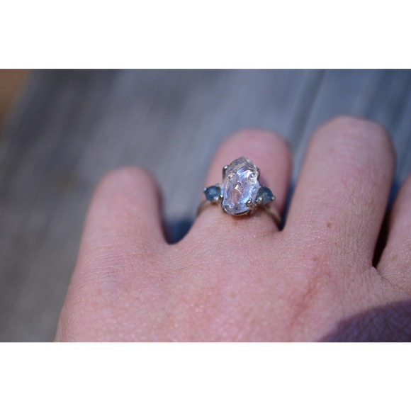 Montana sapphire ring, alternative engagement rings size 5 6 7 8 9 - Picture 1 of 3